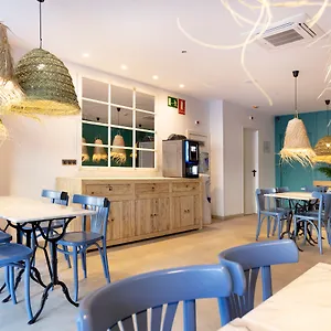 Yomo Bcn Port Guest house