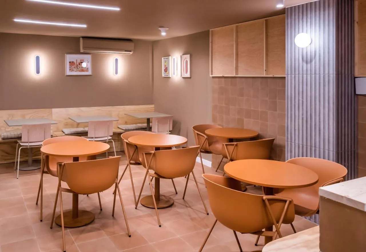 Latroupe Poblenou Beach Barcelona Hostel