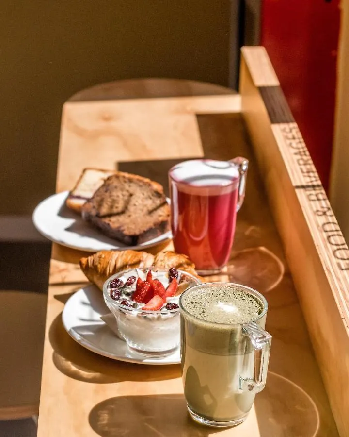 Hostel Latroupe Poblenou Beach Barcelona