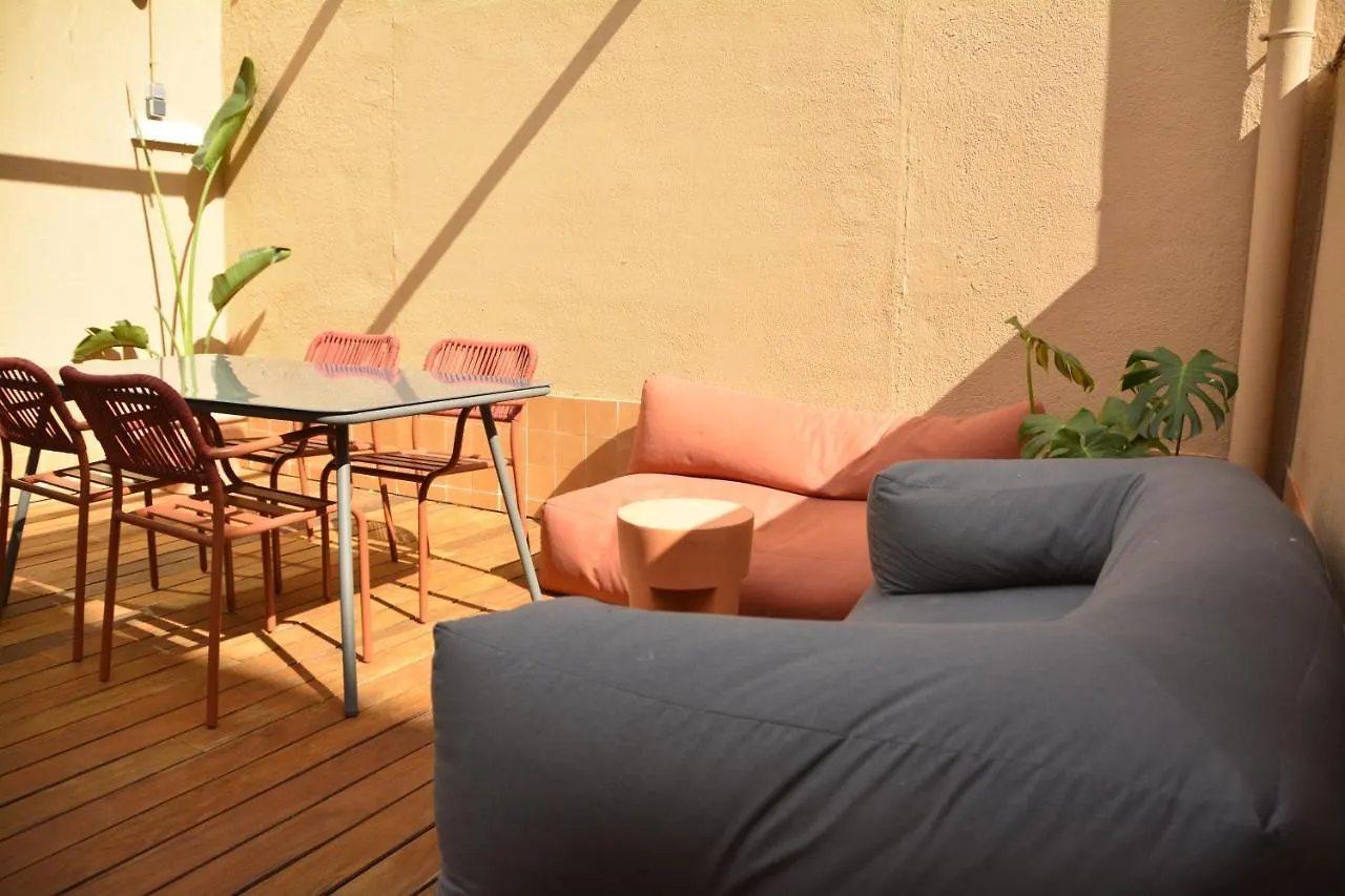 Hostel Latroupe Poblenou Beach Barcelona